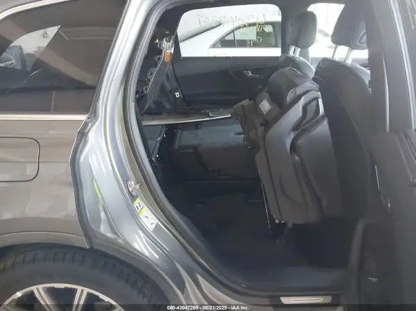 WA1VAAF77HD059557 2017 AUDI Q7 - Image 8