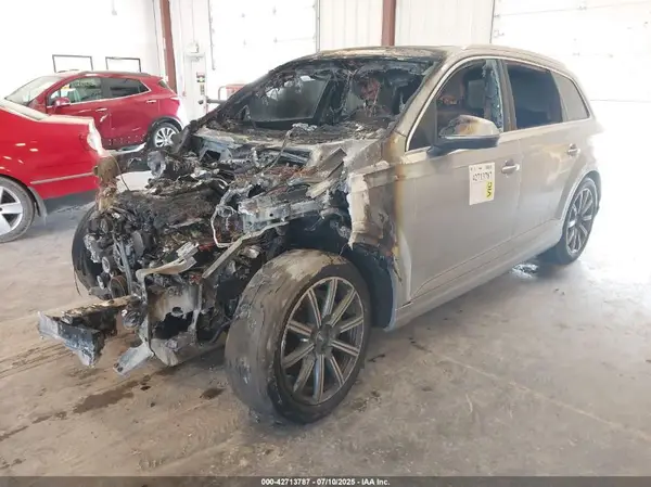 WA1VAAF78HD003546 2017 AUDI Q7 - Image 2