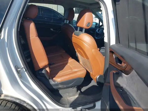 WA1VAAF78HD007757 2017 AUDI Q7 - Image 8