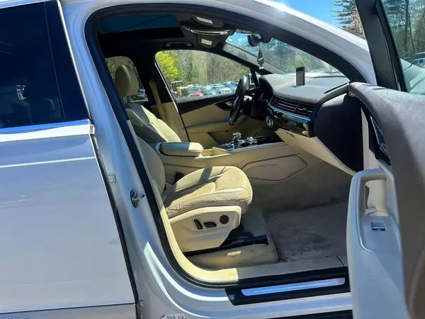 WA1VAAF78HD035509 2017 AUDI Q7 - Image 8
