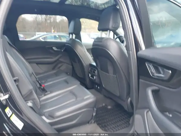 WA1VAAF78KD004543 2019 AUDI Q7 - Image 8