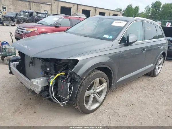 WA1VAAF78KD025828 2019 AUDI Q7 - Image 2