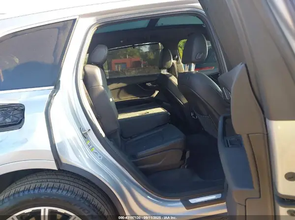 WA1VAAF78KD032262 2019 AUDI Q7 - Image 8