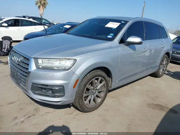WA1VAAF79HD009484 2017 AUDI Q7 - Image 2