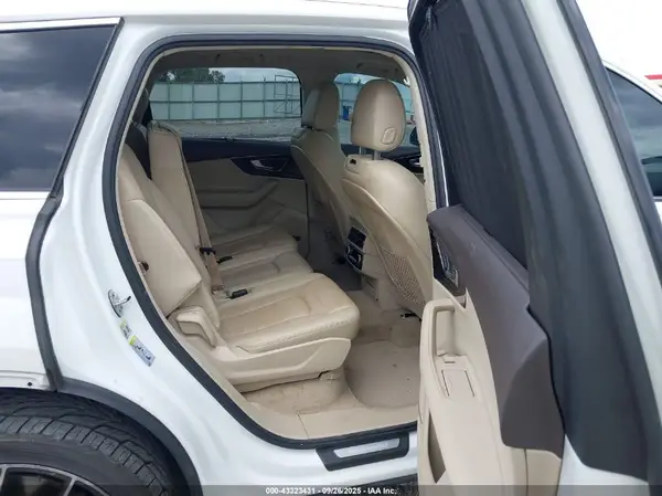 WA1VAAF79HD052870 2017 AUDI Q7 - Image 8