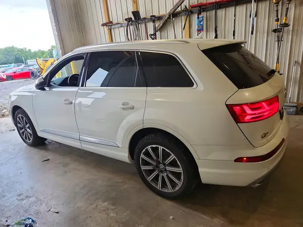 WA1VAAF7XHD006707 2017 AUDI Q7 - Image 2