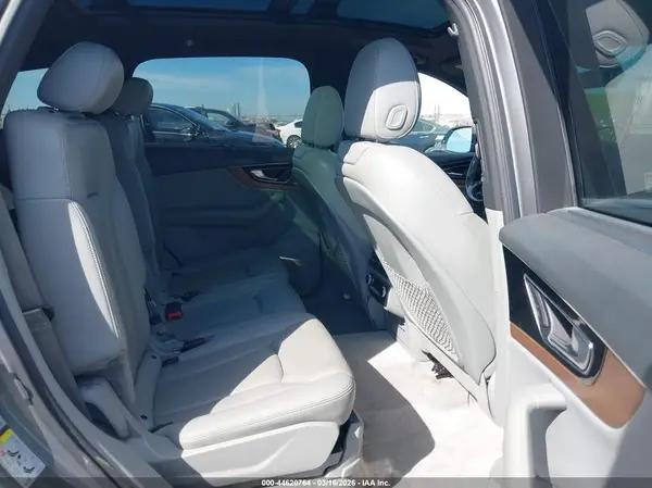 WA1VAAF7XHD027850 2017 AUDI Q7 - Image 8