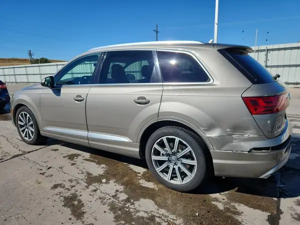 WA1VAAF7XHD045992 2017 AUDI Q7 - Image 2