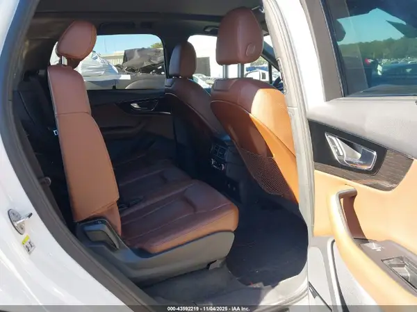 WA1VAAF7XJD043844 2018 AUDI Q7 - Image 8