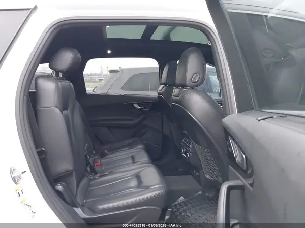 WA1VAAF7XKD001692 2019 AUDI Q7 - Image 8