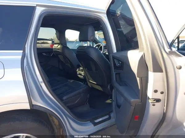 WA1VAAF7XKD012210 2019 AUDI Q7 - Image 8