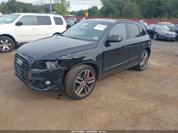 WA1VCAFP1GA056017 2016 AUDI SQ5 - Image 2