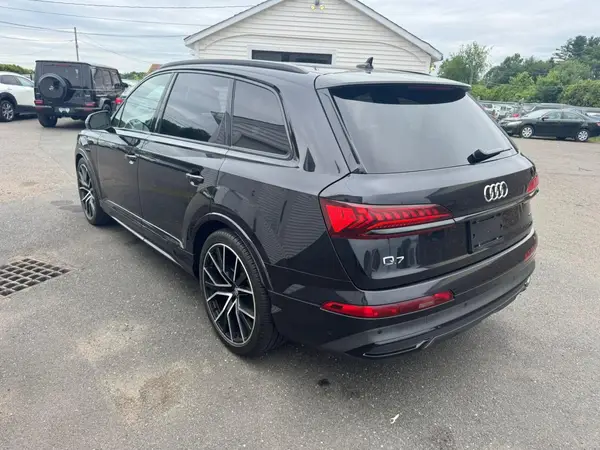 WA1VXAF71MD011660 2021 AUDI Q7 - Image 2