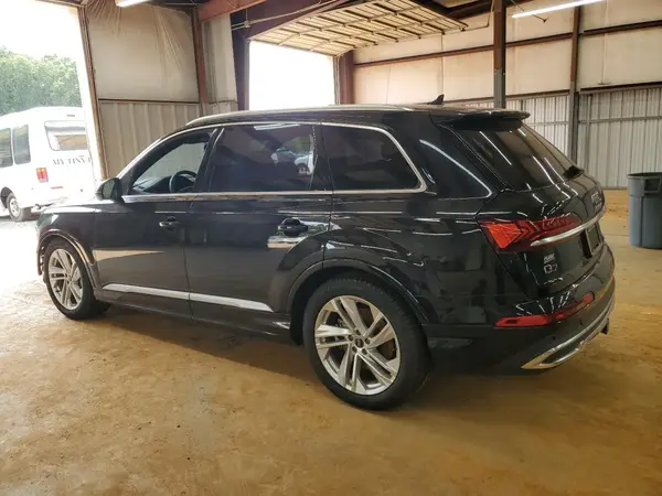 WA1VXAF75MD017090 2021 AUDI Q7 - Image 2