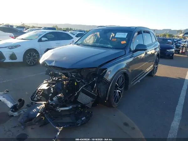 WA1VXAF77MD010576 2021 AUDI Q7 - Image 2