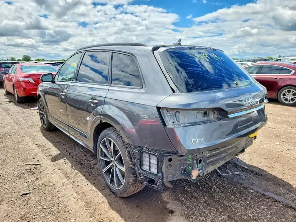 WA1VXAF79MD020381 2021 AUDI Q7 - Image 2