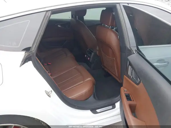 WAU22AFC2HN070699 2017 AUDI A7 - Image 8