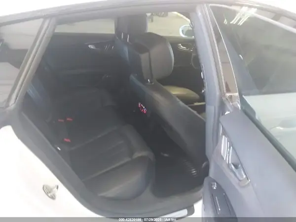 WAU22AFC4HN102939 2017 AUDI A7 - Image 8