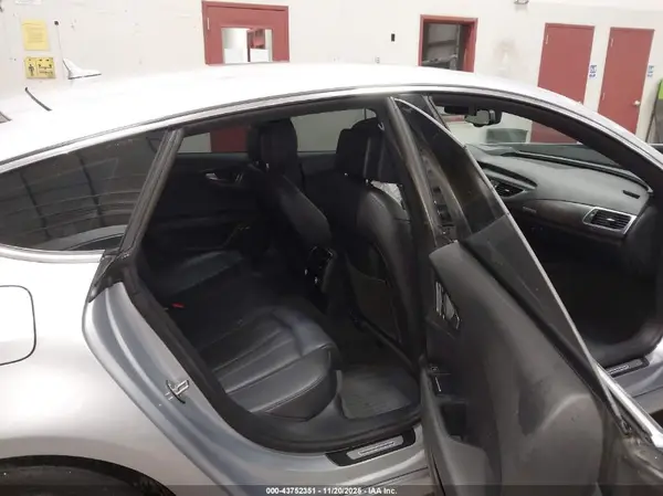 WAU22AFC7HN021451 2017 AUDI A7 - Image 8