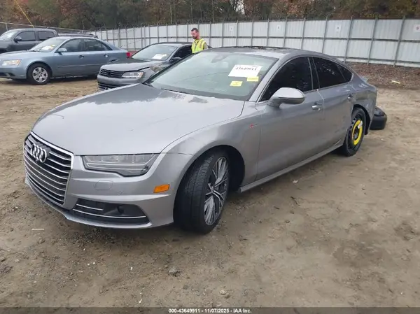 WAU22AFC8HN133935 2017 AUDI A7 - Image 2