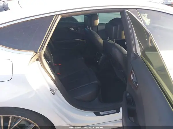 WAU2GAFC2GN056981 2016 AUDI A7 - Image 8