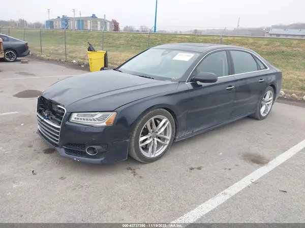 WAU43AFD0HN002609 2017 AUDI A8 - Image 2