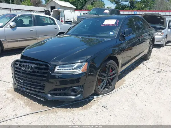 WAU43AFD0HN003940 2017 AUDI A8 - Image 2