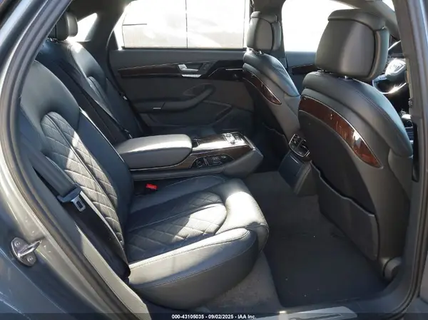 WAU43AFD2JN000527 2018 AUDI A8 - Image 8