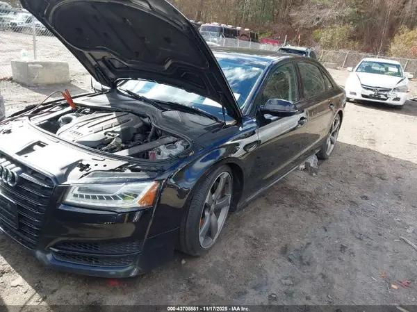 WAU43AFD3HN018027 2017 AUDI A8 - Image 2