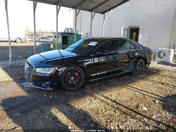 WAU43AFD4GN021100 2016 AUDI A8 - Image 2