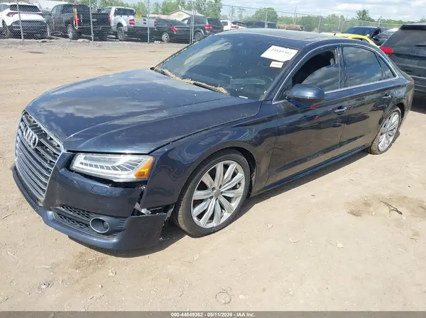 WAU43AFD5HN001875 2017 AUDI A8 - Image 2