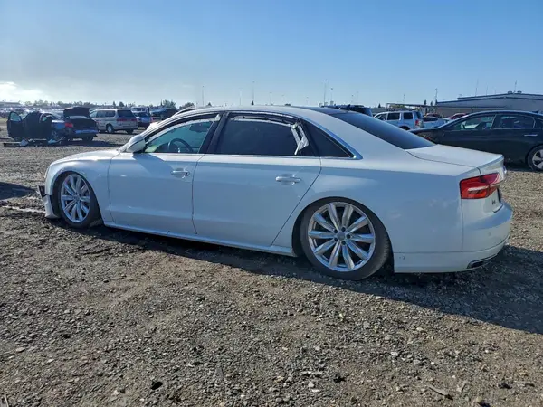 WAU43AFD6JN000644 2018 AUDI A8 - Image 2