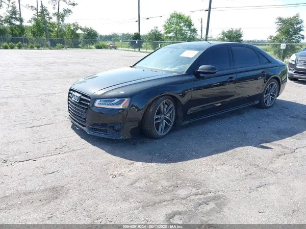WAU43AFD7HN014742 2017 AUDI A8 - Image 2