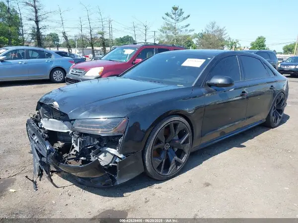 WAU43AFD7JN000331 2018 AUDI A8 - Image 2