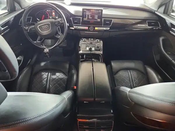 WAU43AFD8JN000483 2018 AUDI A8 - Image 8