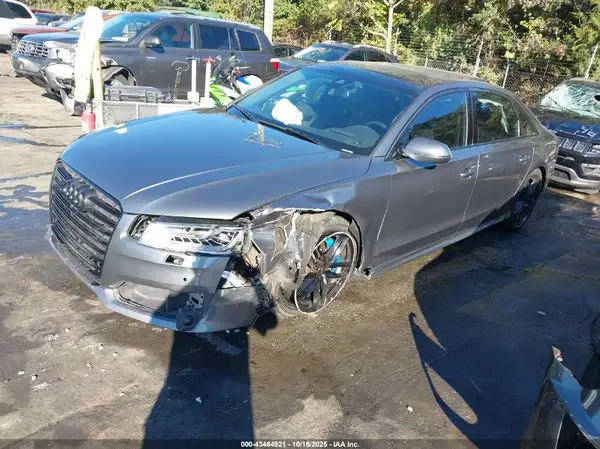 WAU44AFD3HN009745 2017 AUDI A8 - Image 2