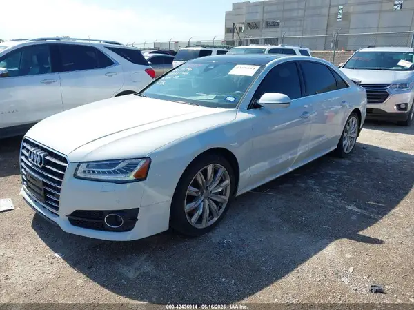 WAU44AFD3JN000288 2018 AUDI A8 - Image 2