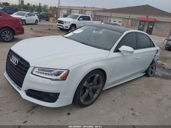 WAU44AFD4JN000235 2018 AUDI A8 - Image 2