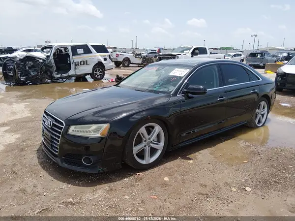 WAU44AFD4JN000834 2018 AUDI A8 - Image 2