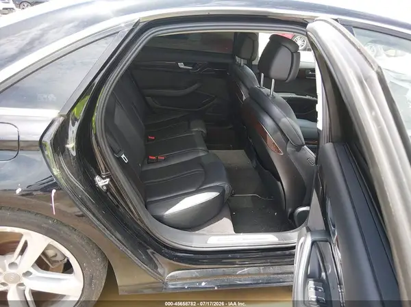 WAU44AFD4JN000834 2018 AUDI A8 - Image 8