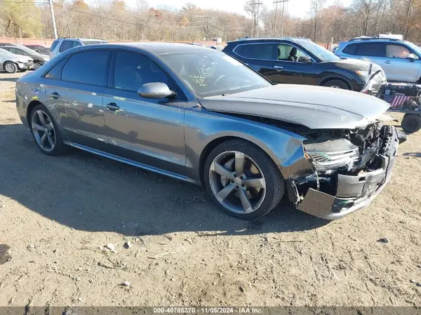 WAU44AFD5JN000471 2018 AUDI A8 - Image 1