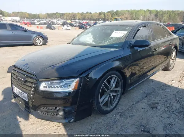 WAU44AFD6HN010372 2017 AUDI A8 - Image 2