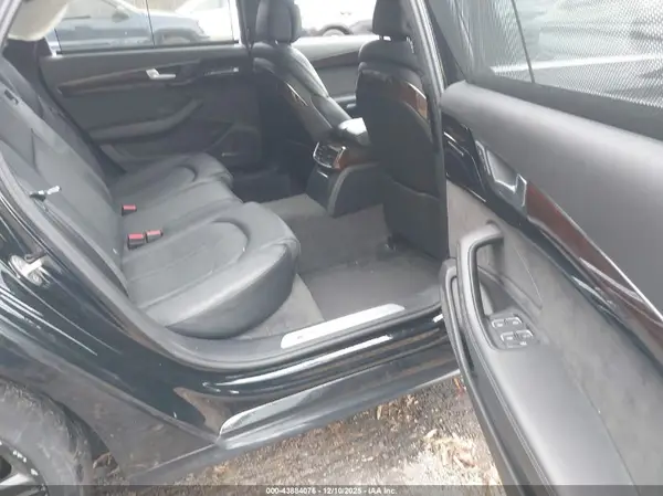 WAU44AFD6HN010954 2017 AUDI A8 - Image 8