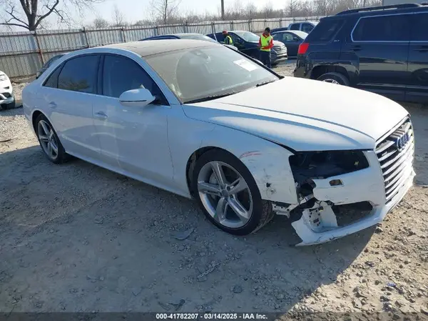 WAU44AFD6JN000835 2018 AUDI A8 - Image 1
