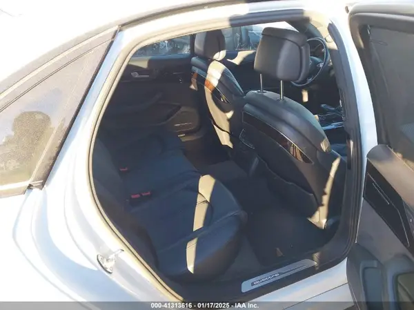 WAU44AFD7JN000598 2018 AUDI A8 - Image 8
