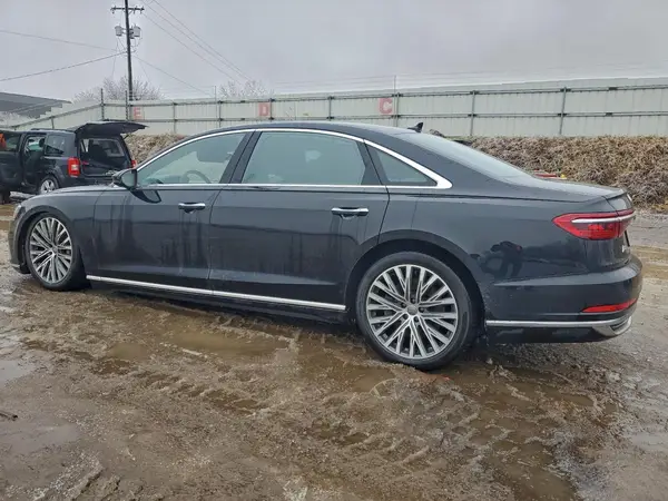 WAU8DAF80KN018964 2019 AUDI A8 - Image 2