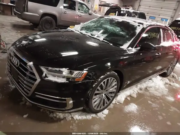 WAU8DAF81KN007424 2019 AUDI A8 - Image 2