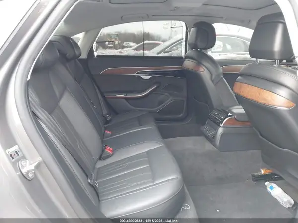WAU8DAF81KN009528 2019 AUDI A8 - Image 8