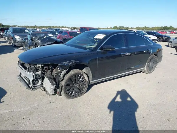 WAU8DAF81KN020139 2019 AUDI A8 - Image 2