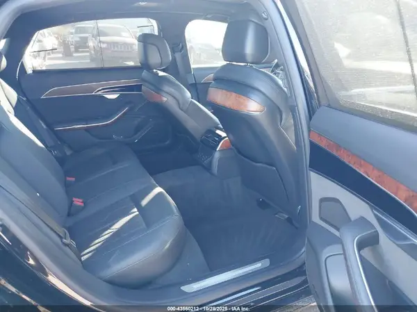 WAU8DAF81KN020139 2019 AUDI A8 - Image 8